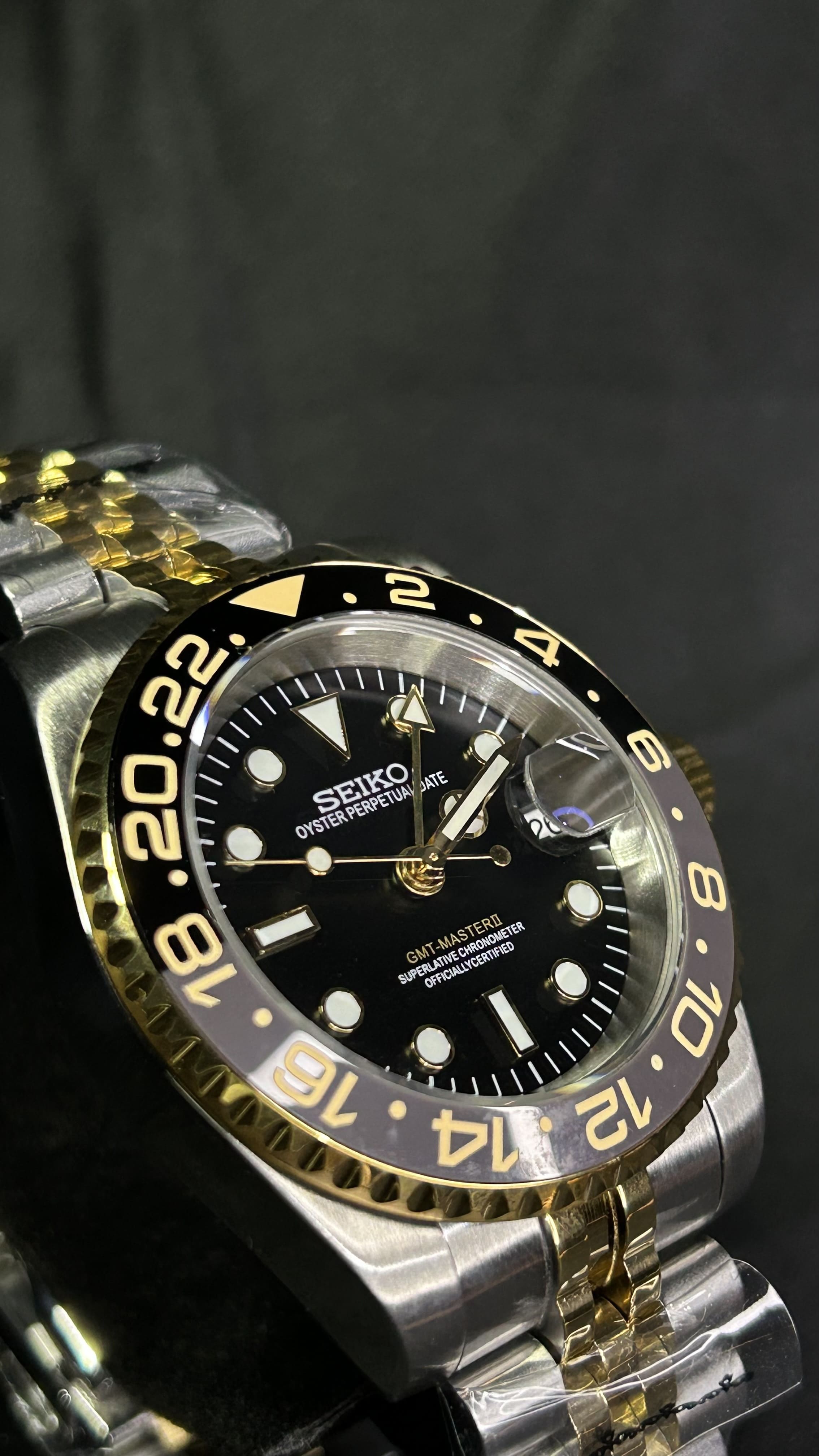 gmt-two-tone