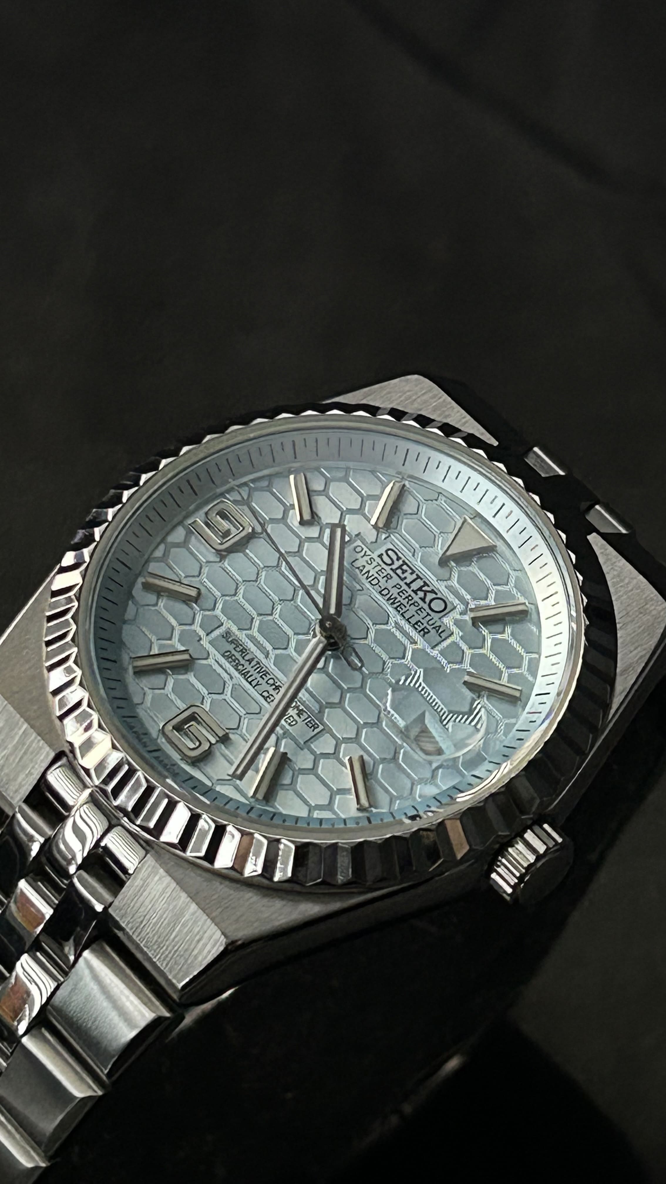 land_dweller_tiffany_blue