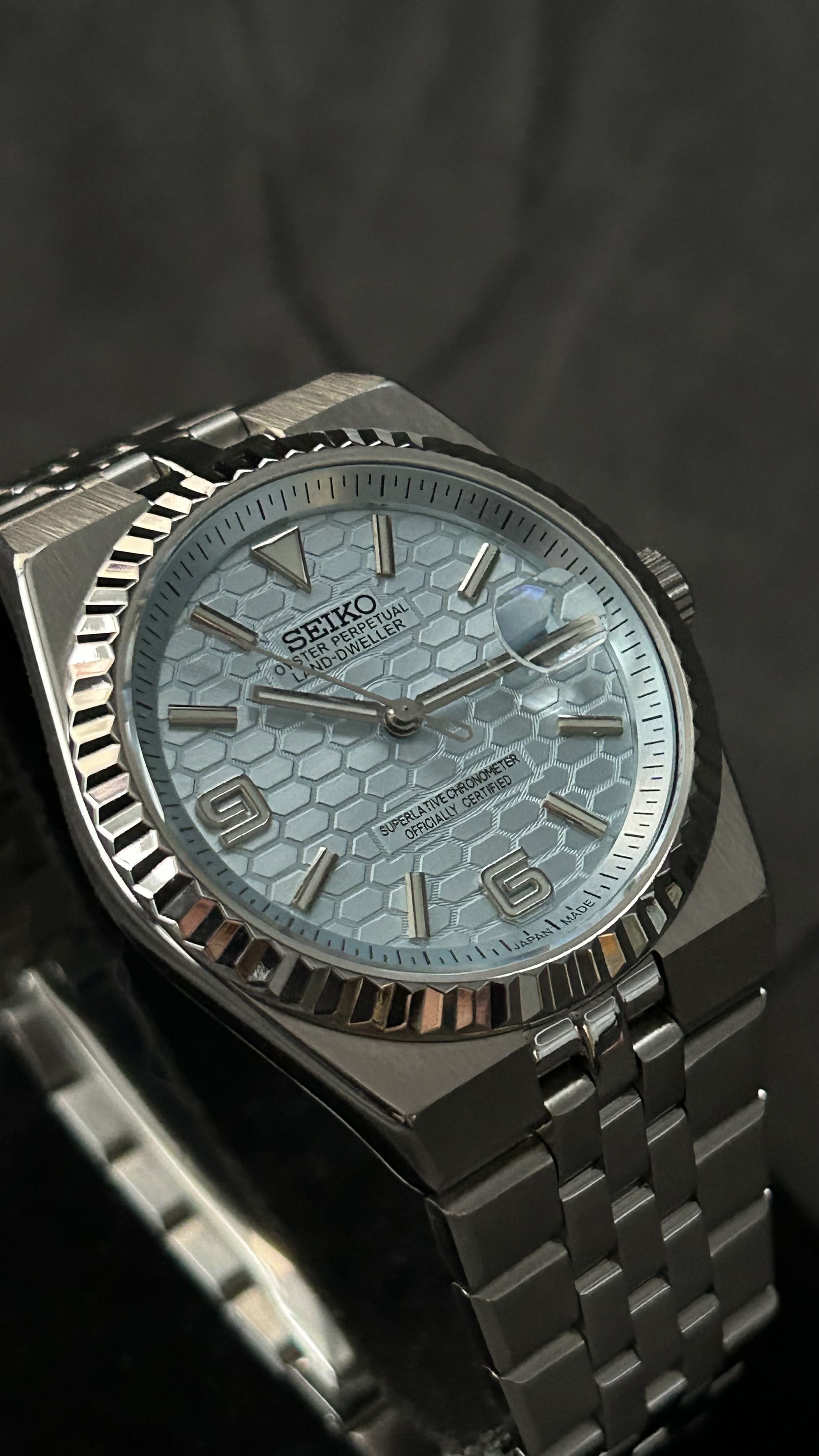 land_dweller_tiffany_blue