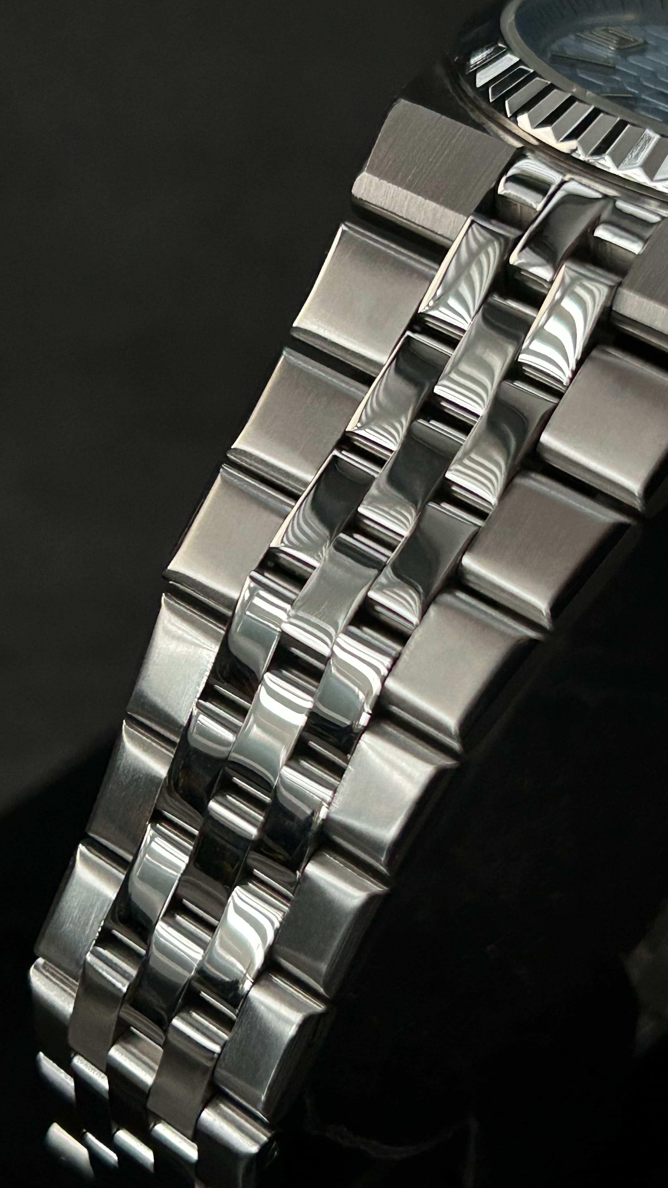 land_dweller_tiffany_blue