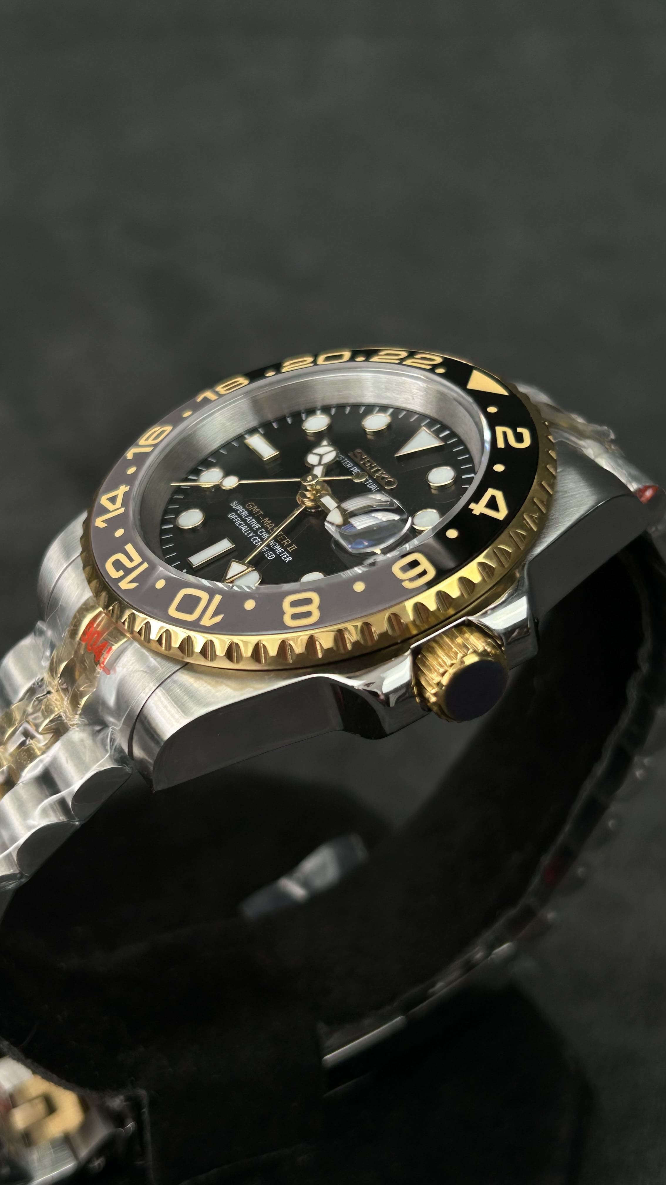 gmt-two-tone