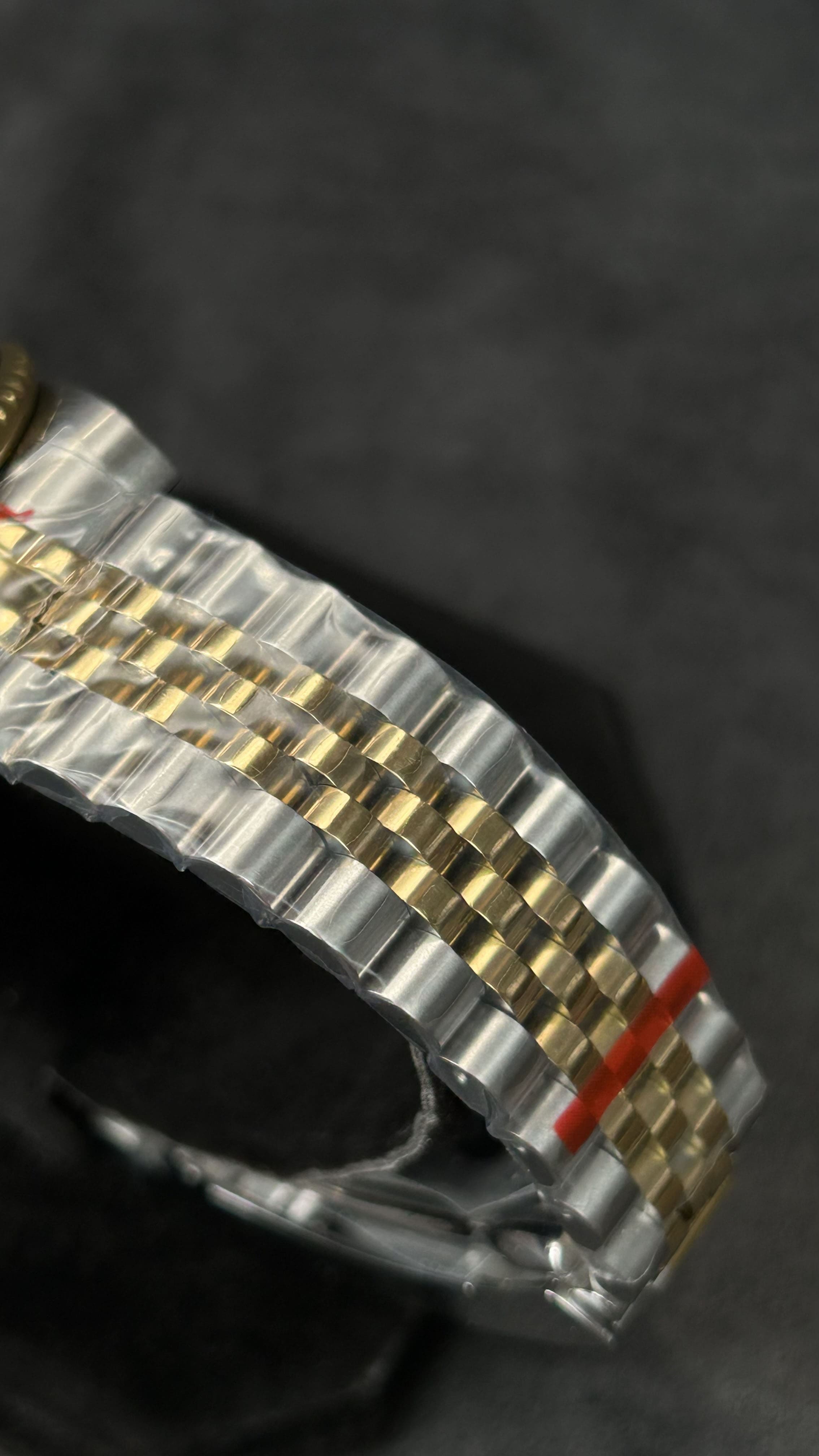 gmt-two-tone